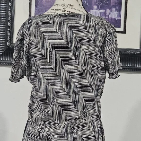 Tradition Blouse - Picture 3 of 3